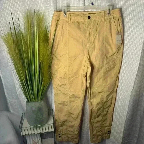NWT Free People Women’s Size 12 Mid-Rise Lucid Dreams Cargo Straight Leg Pants - Picture 1 of 14